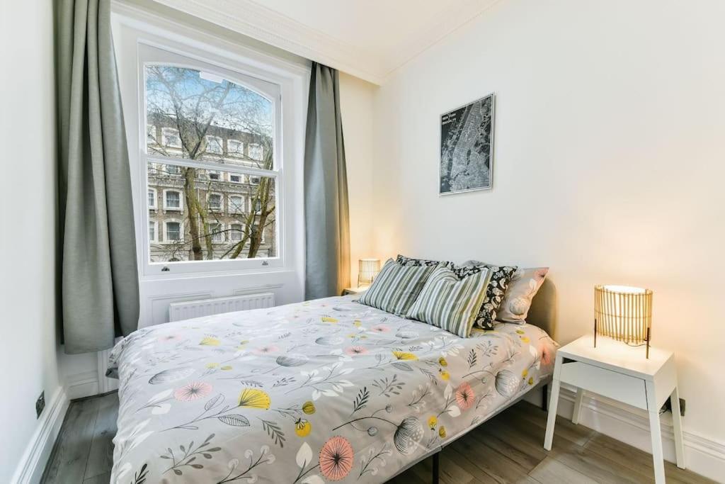 לונדון Knightsbridge Stylish Two Bedroom Apartment מראה חיצוני תמונה