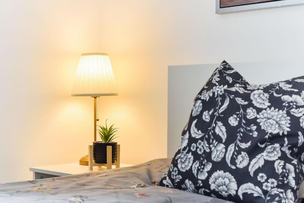 לונדון Knightsbridge Stylish Two Bedroom Apartment מראה חיצוני תמונה